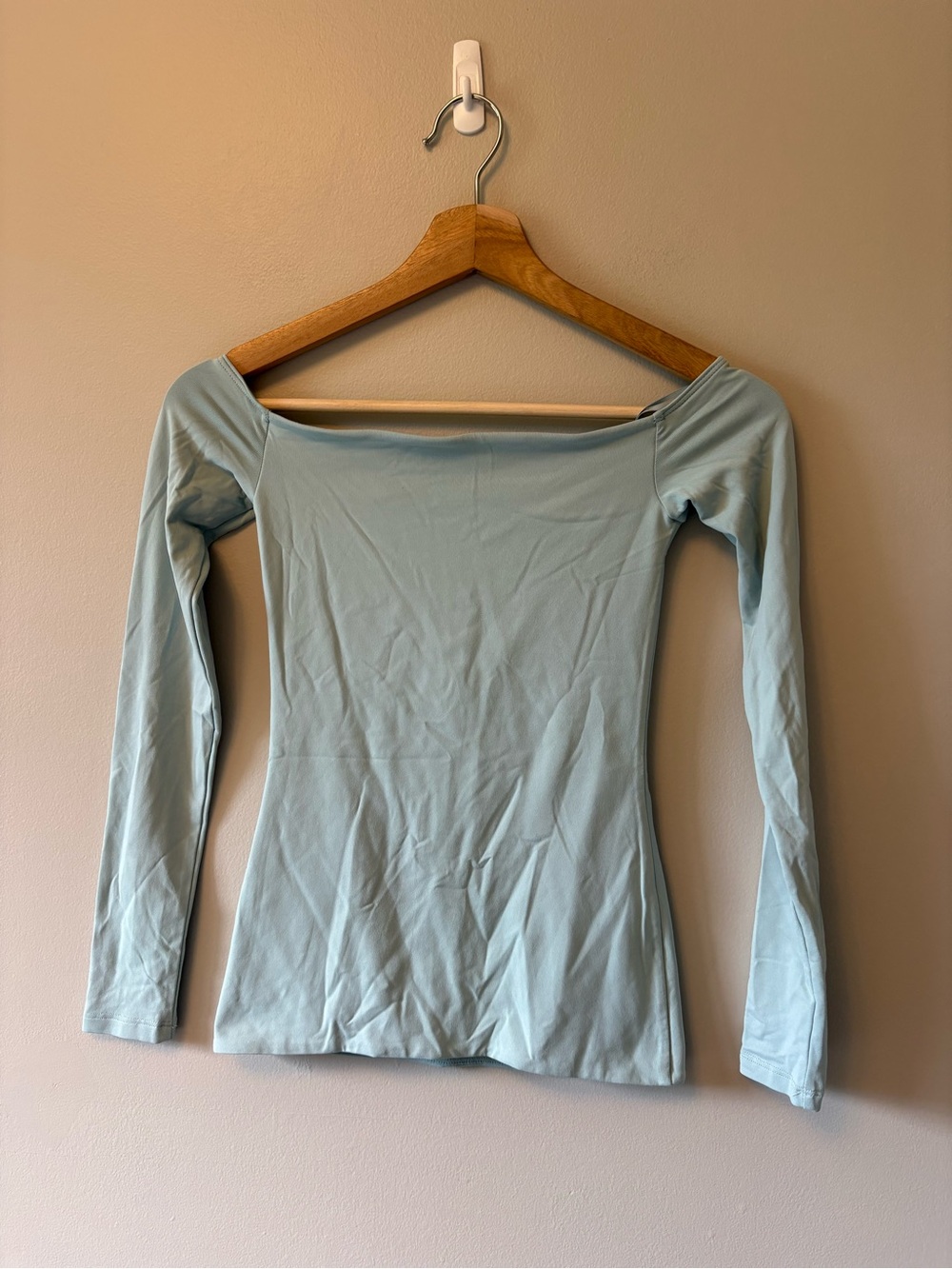 Aritzia Contour Off the Shoulder Long Sleeve Top XS - Picture 3 of 5